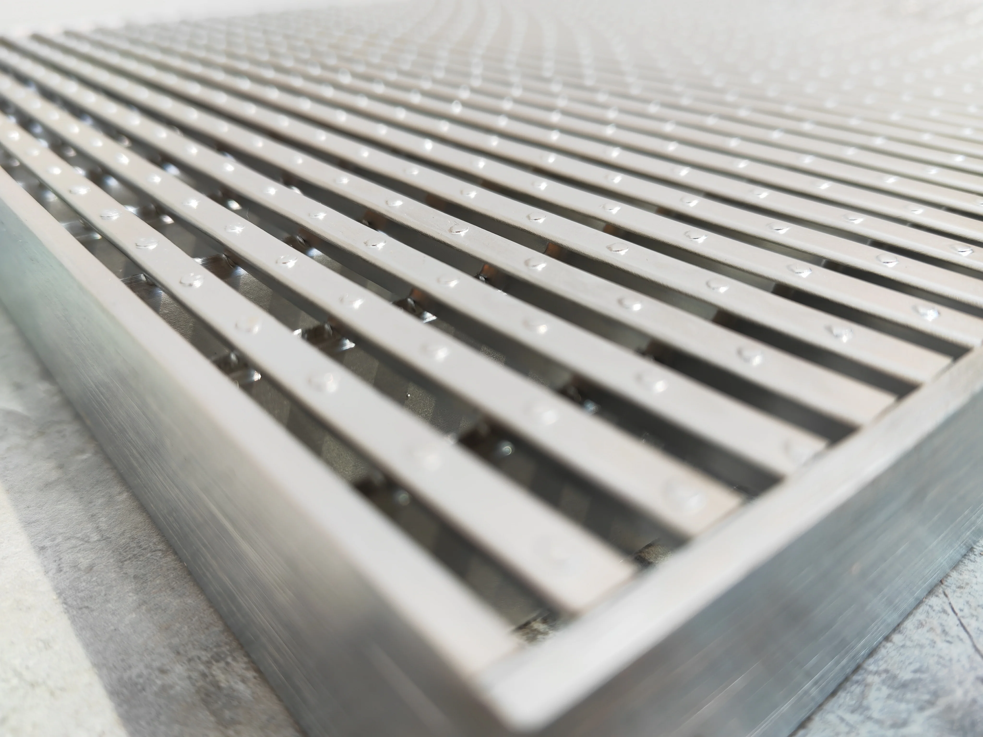 Factory Prices Professional Manufacturer Stainless Steel Decorative Mesh Floor Leakage For Partition