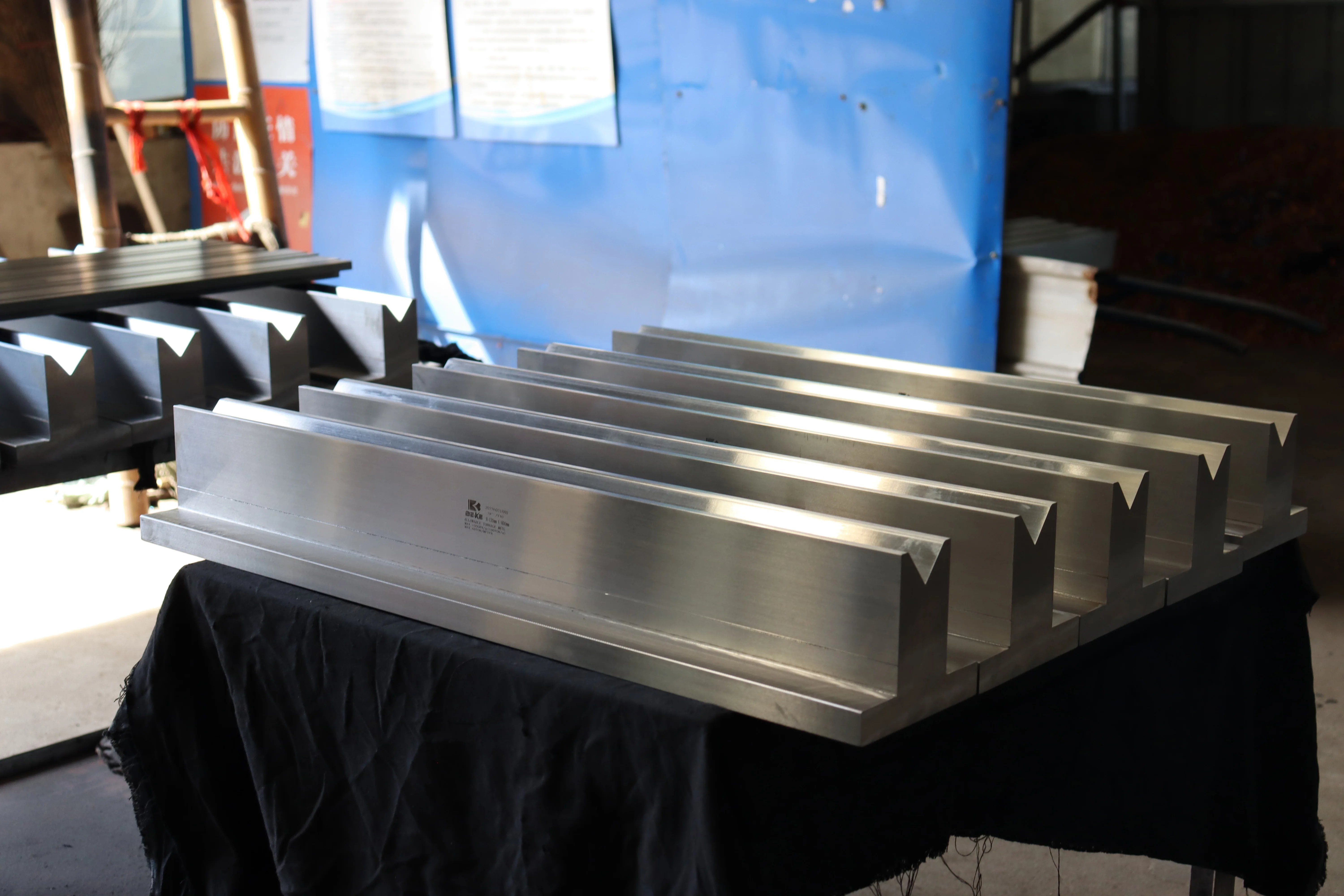 press brake tooling matrix punch dimple mould hydraulic press die with mold holder