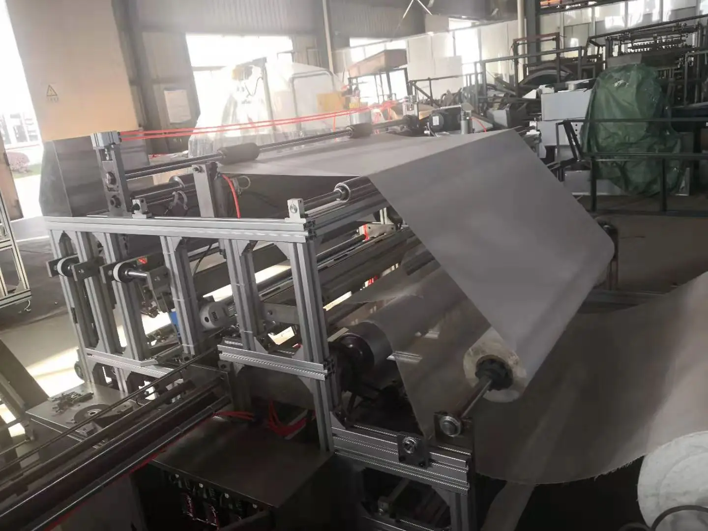 Automatic high speed Medical Cotton Gauze Bandage Rolling Cutting Packing Machine