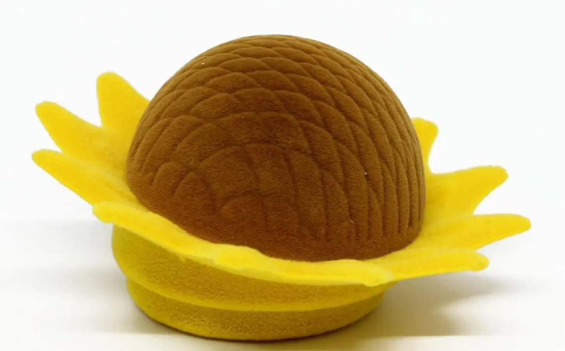 Wholesale Cute Jewelry Box 7.5CM * 7.5CM *4CM Flock Jewelry Box Packaging Sunflower Jewelry Box For Ring