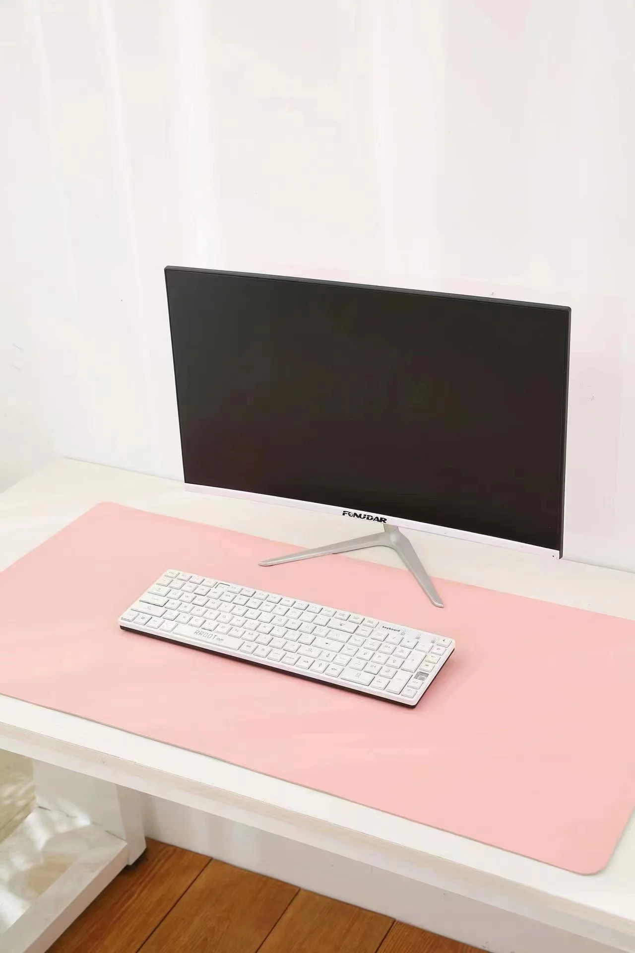 Factory Direct Hot Sale Eco-friendly Waterproof Oilproof Extended Leather Gaming Keyboard Mat PU Mouse Pads
