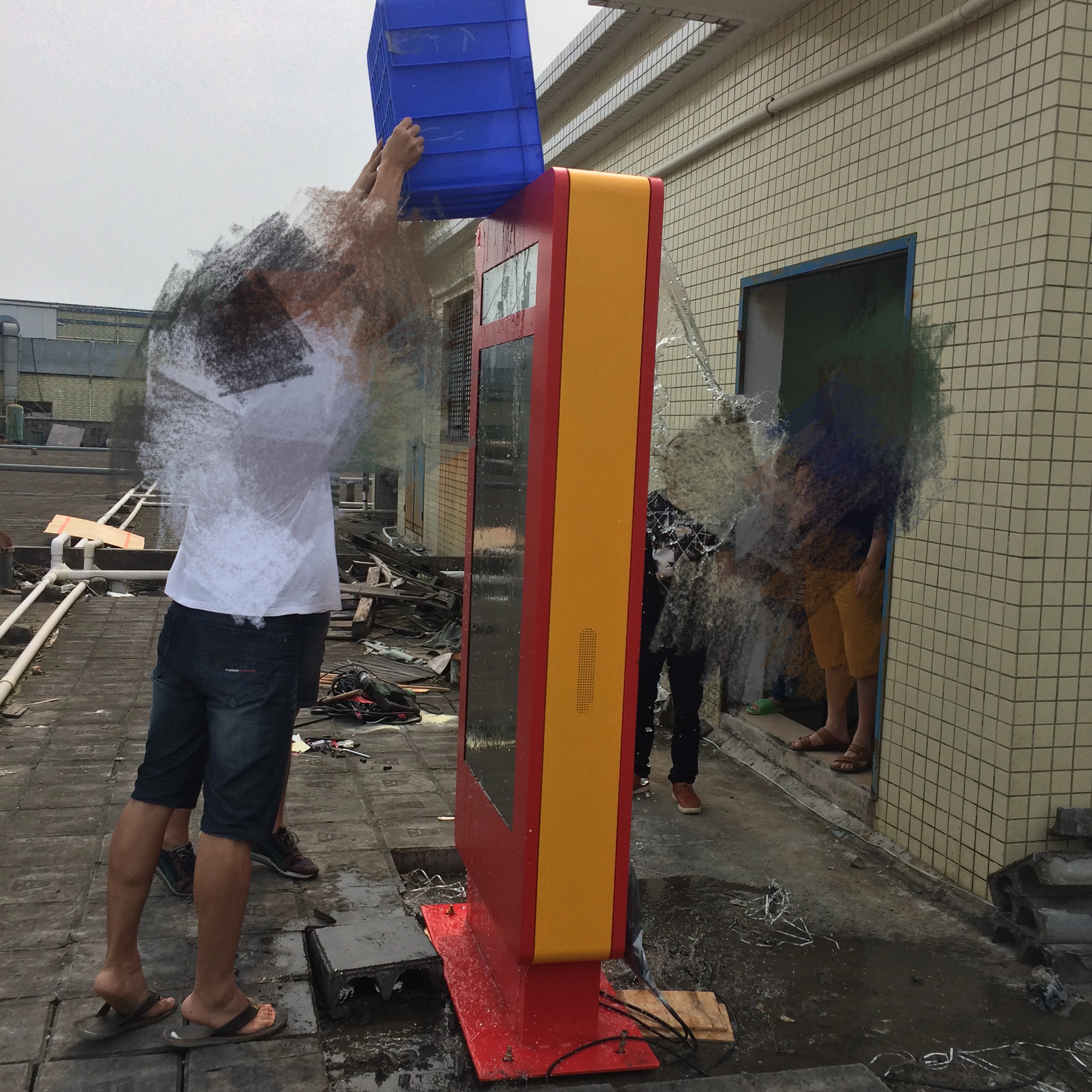 43inch 3000cd/m outdoor weather proof smart  advertising playing equipment Salt spray resistant for seaside use