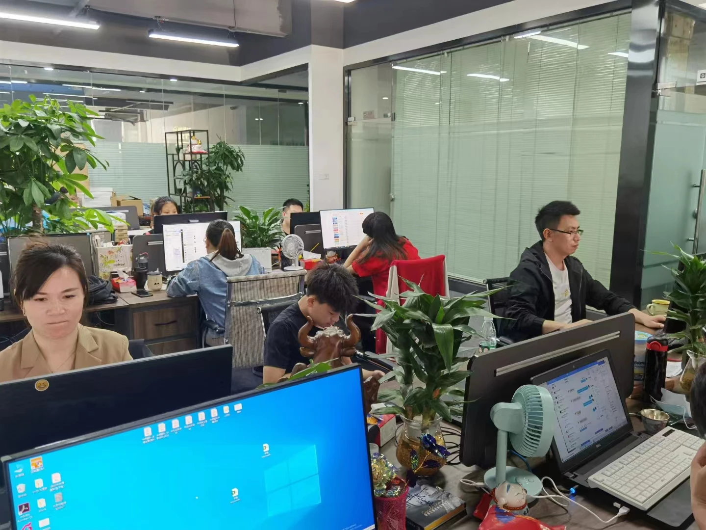 New High voltage variable  aluminum electrolytic  super motor capacitors 6.3v 3300uf 10x20mm