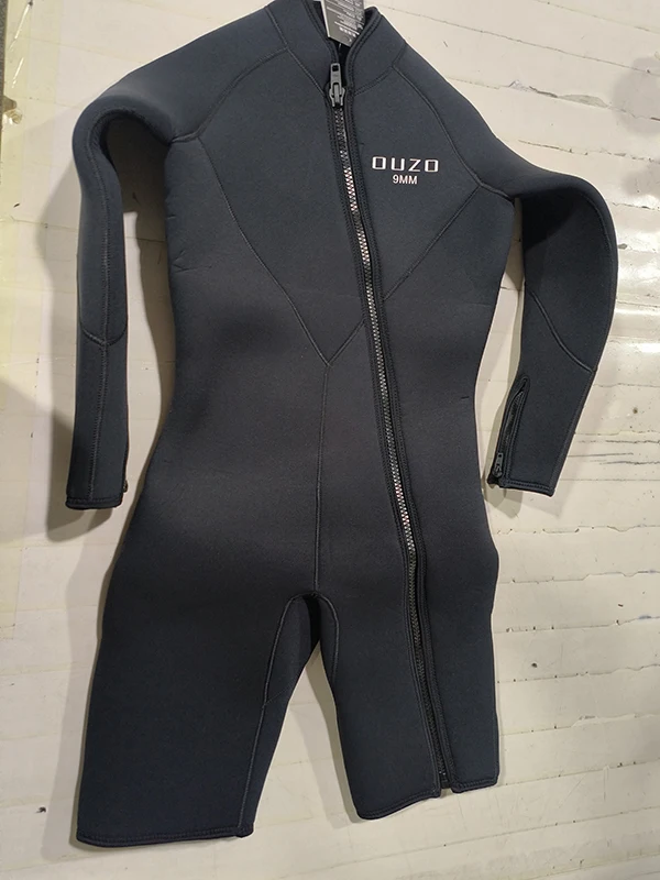Hot selling 9MM thickness diving suit front zipper wetsuit and romper CR neoprene wetsuit soft and warm diving suit