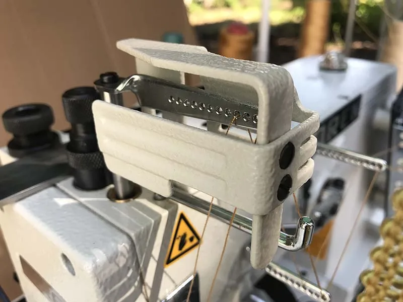 Double needle platform type crocheting longitudinal double stitch chain sewing machine RNV-008