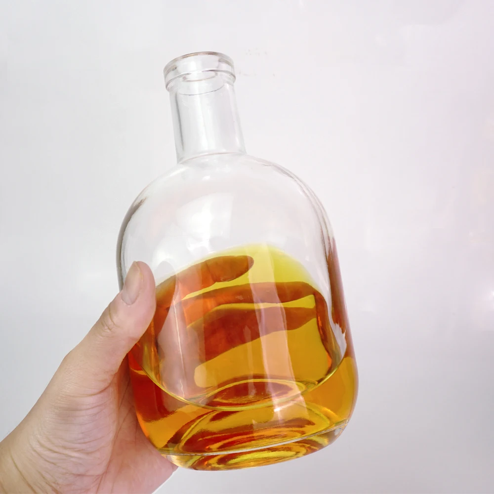 In Stock 500ml 700ml best sale glass liquor Vodka  gin bottle glass Fancy Liquor Glass Bottle with sealed cork lid