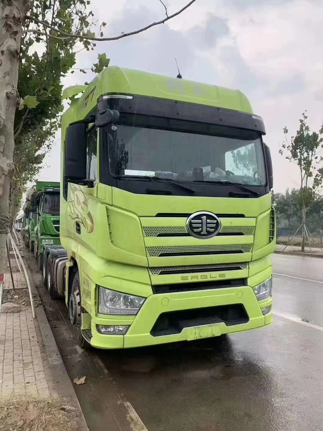 Подержанный оригинальный двигатель Sinotruk Howo 375 420hp 6X4 подержанная головка трактора