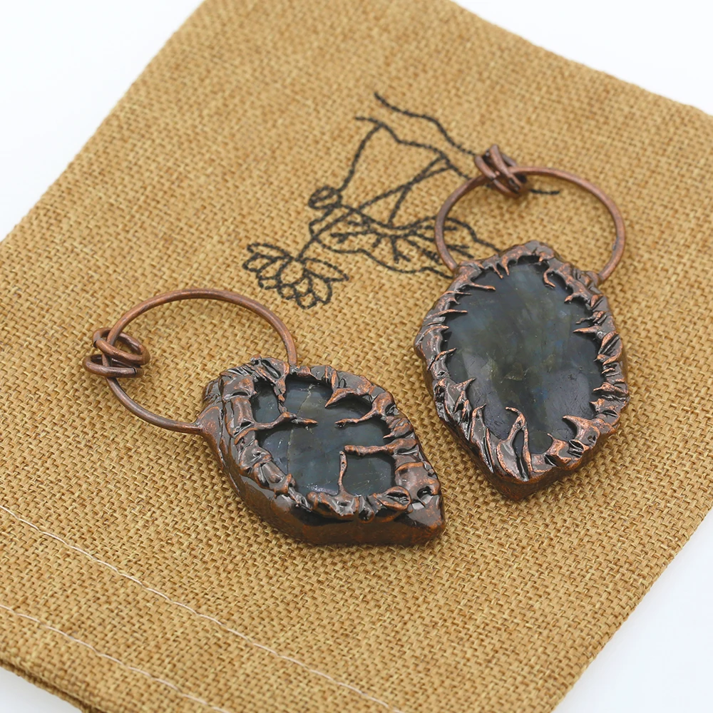 Natural Raw Quartz Antique Brass Black Stone Pendant for Jewelry