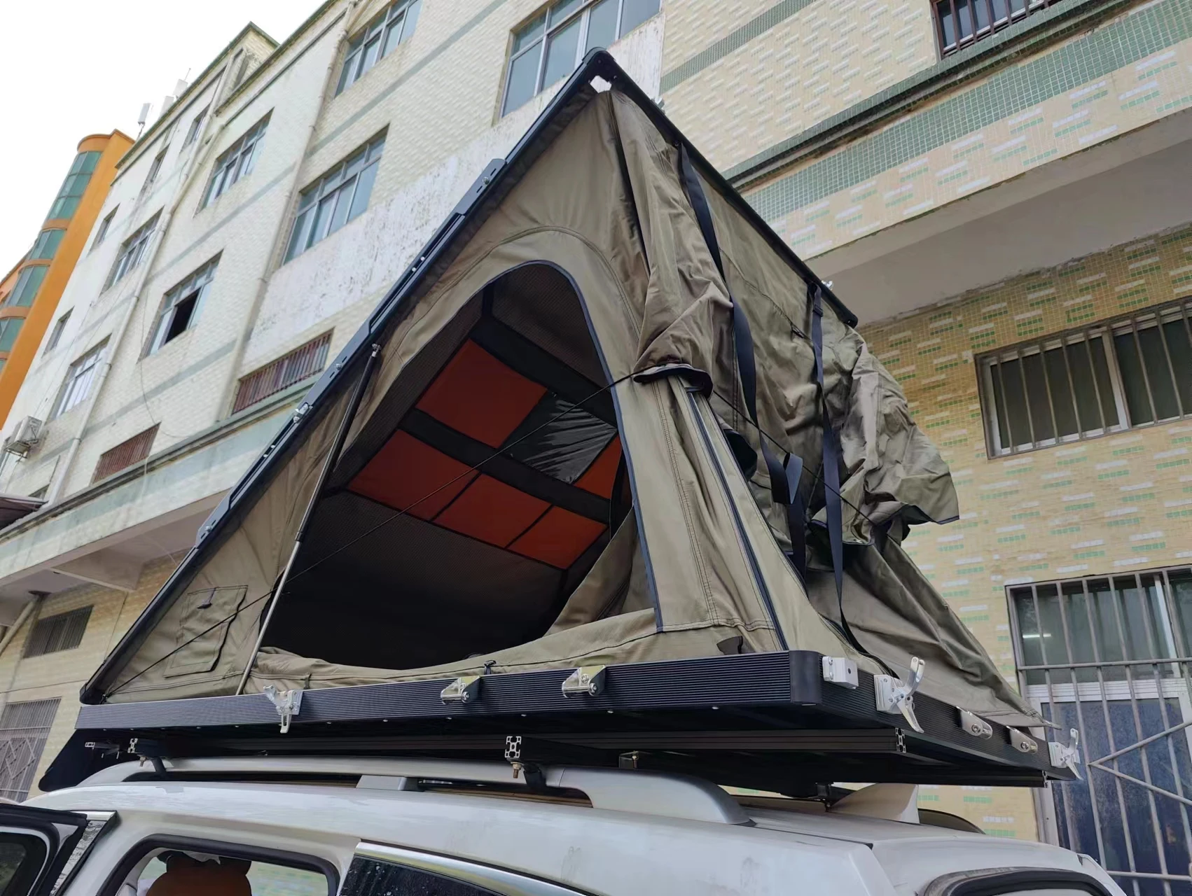 OEM Vietnam Hard Rooftop Tent Crystal Triangle Car Roof Tent Light Weight Roof Top Tents Camping Accessories