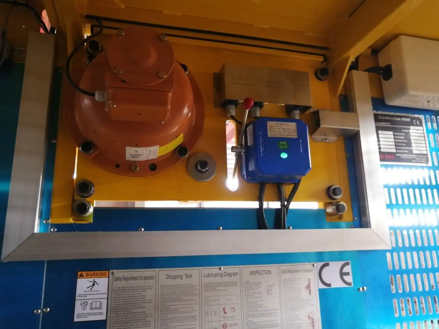 Manufacturer of High Quality Construction Passenger Hoist Elevator with Twin Cage