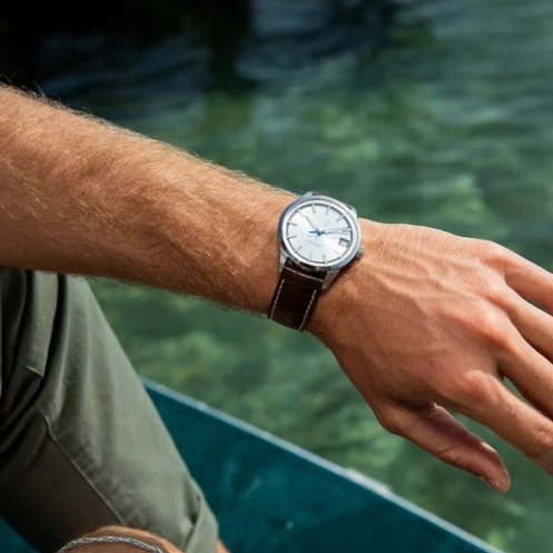 40MM Stainless Steel Automatic Classic Watches ,Domed Sapphire Glass With Anti-reflective Coating ,powered By Sellita SW200