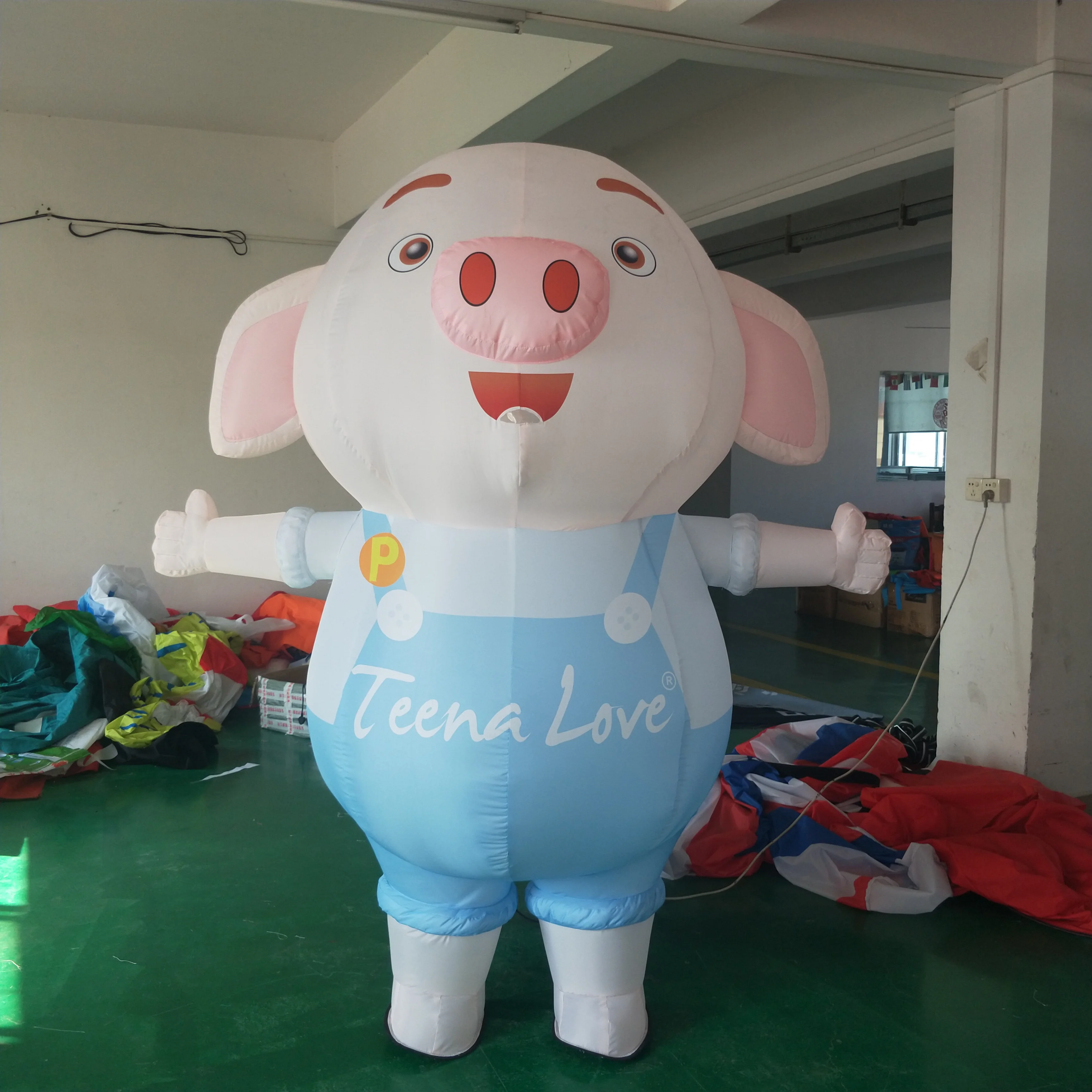 Custom design Inflatable pig cosplay mascot inflatable walking cartoon mascot costumes for adult
