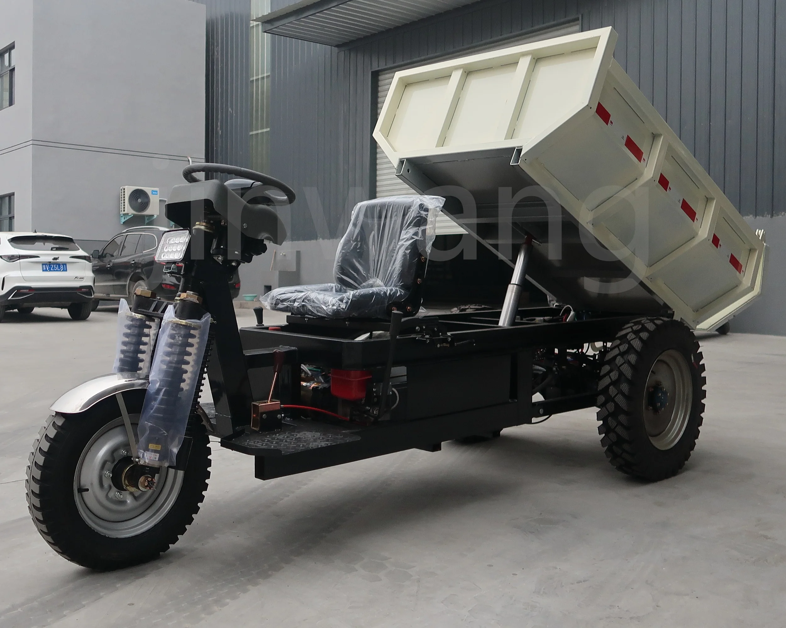 Long Driving Range Convenient Electric Smart Tricycle Dumper Efficient Ore Transportation