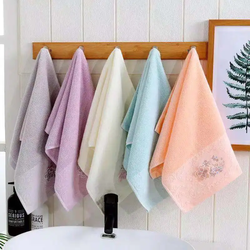 
hot sale Hajj gift towel with boder comb cotton high quality jacquard bath towel with flower embroidery logo 32s/2 