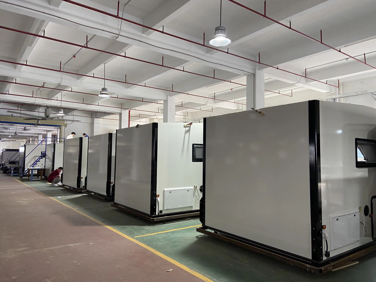 Expedition 4x4 Caravan Off-Road Long Bed Camper Truck camper with Slide Out Mini kitchen bathroom  Overland Customized Camper RV