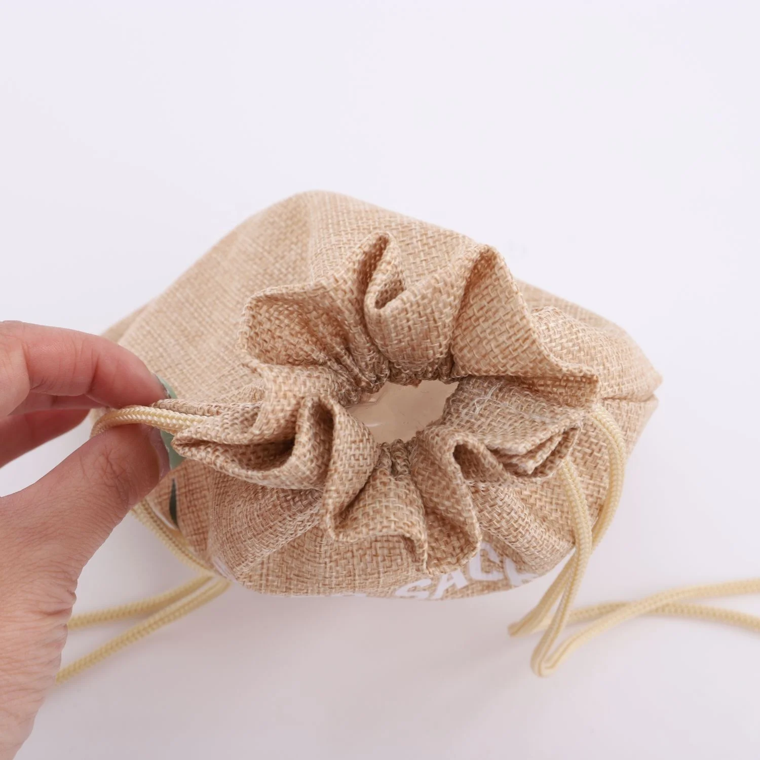 Hot Selling Custom Made Cheap Jute Small Pouch Drawstring Bag Gift bag