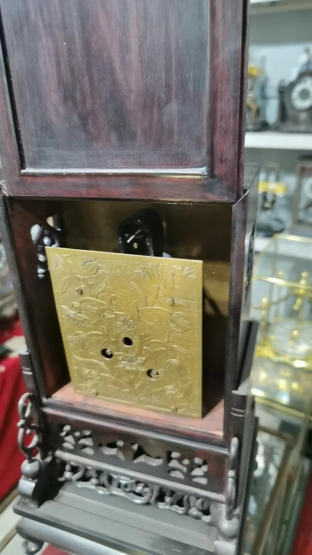 Chinese Handcrafted Rosewood Case Engraved Gilt Dial Carved 8 Days Repeater Brass Mechanical Strike Pendulum Table Clock/Watch