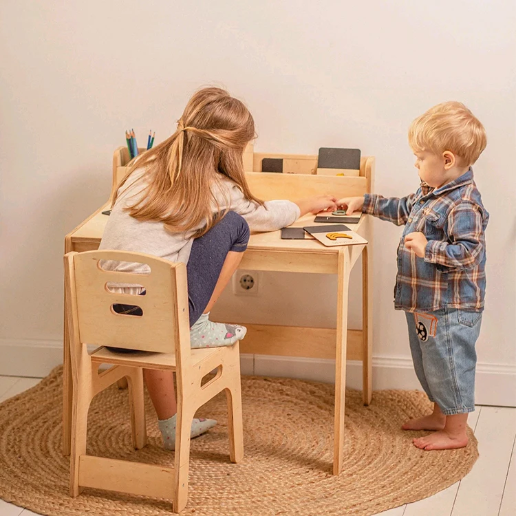 Набор столов и стульев для малышей
