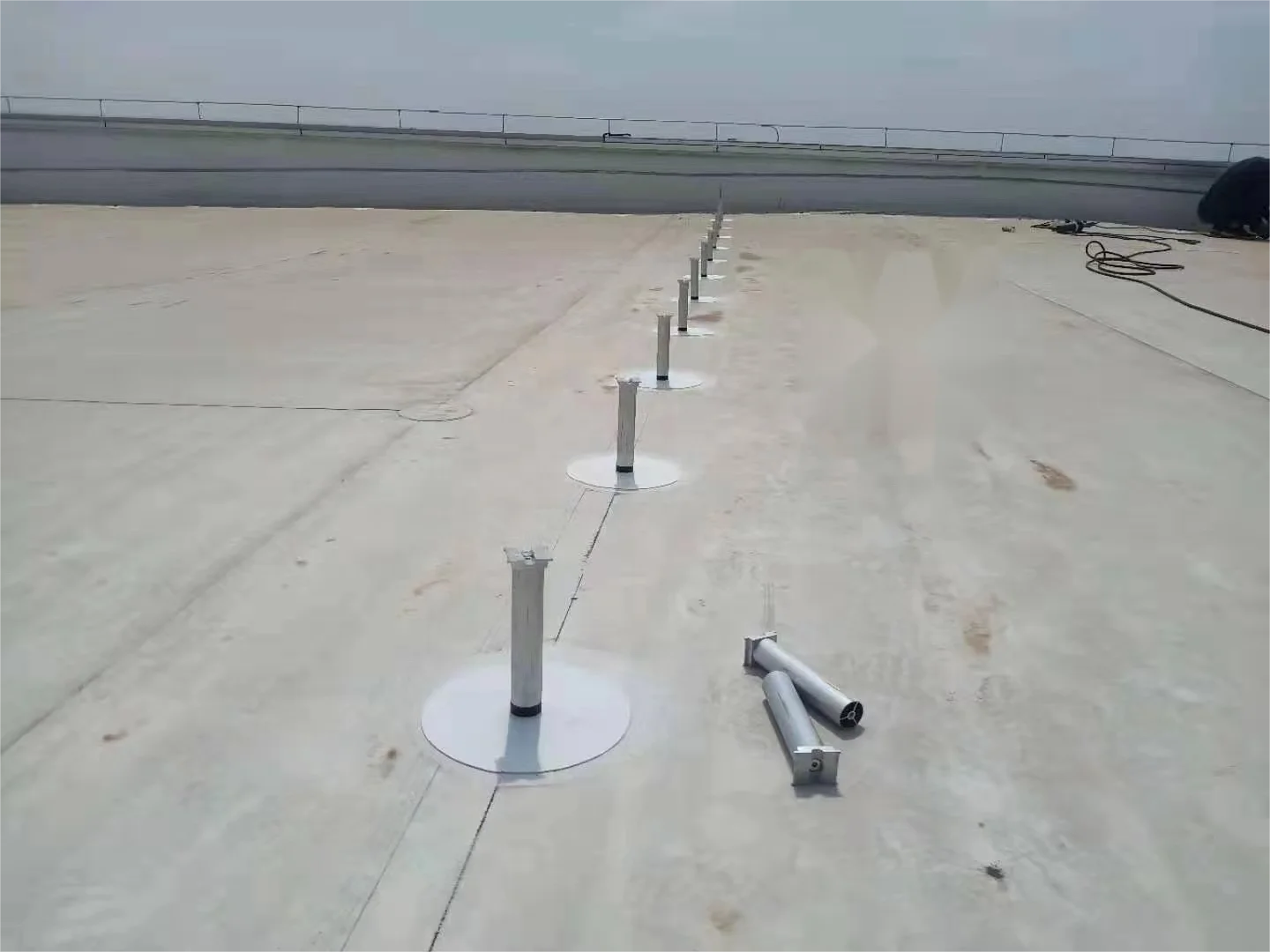 TPO or PVC  lightning Rod Clamp lightning Support System for Roof