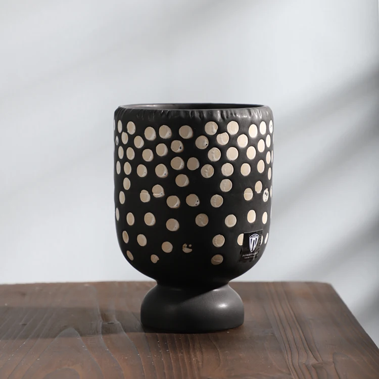 Matte black wholesale indoor outdoor decorative garden ceramic pot / home garden decoration pots plants with foot stand