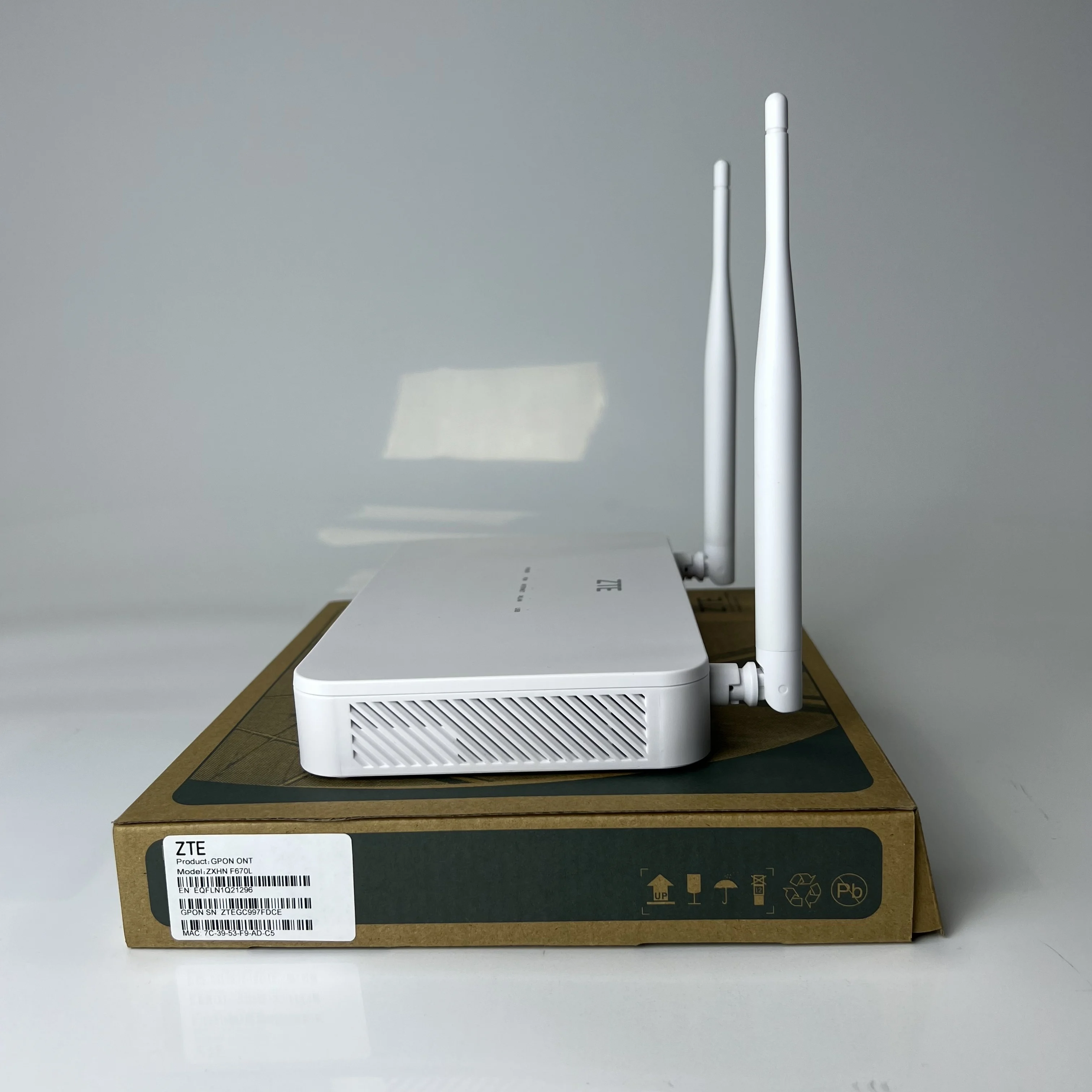 Высококачественный F670L Fttx 2 4G + 5G Wifi оригинальный Gpon Onu 4Ge 1 горшок