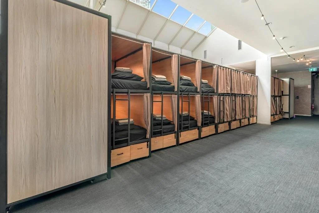 modern hostel Multifunctional Lift Up Adjustable Solid Wood Storage Bed triple bunk bed ood Capsule Bunk Bed For Hostels