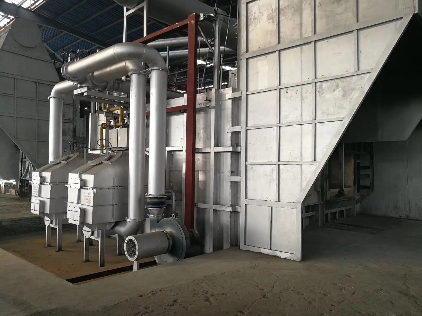 regenerator heating system type aluminum melting furnace with billet hot top casting table
