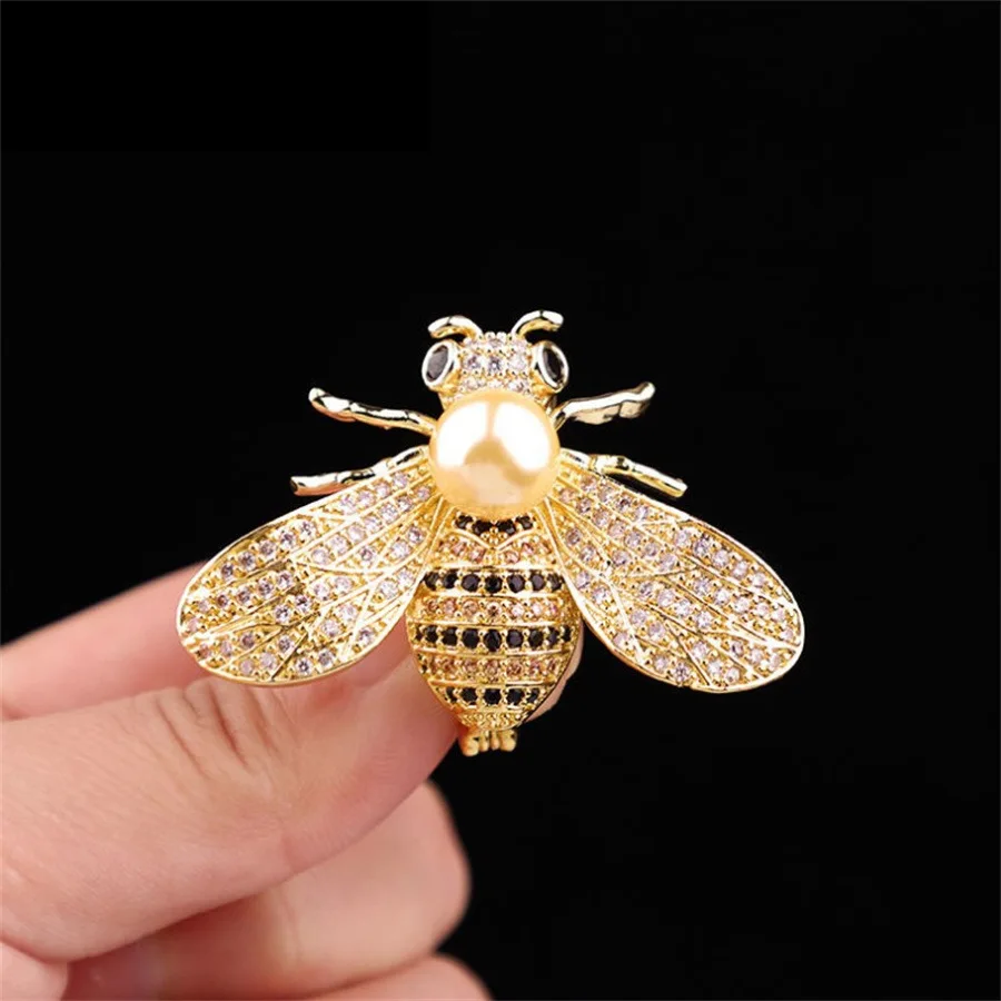 Hot Selling Bee Brooch New Fashion Design Brooch With Diamond Pearl Pin Cute Accessories For Dress