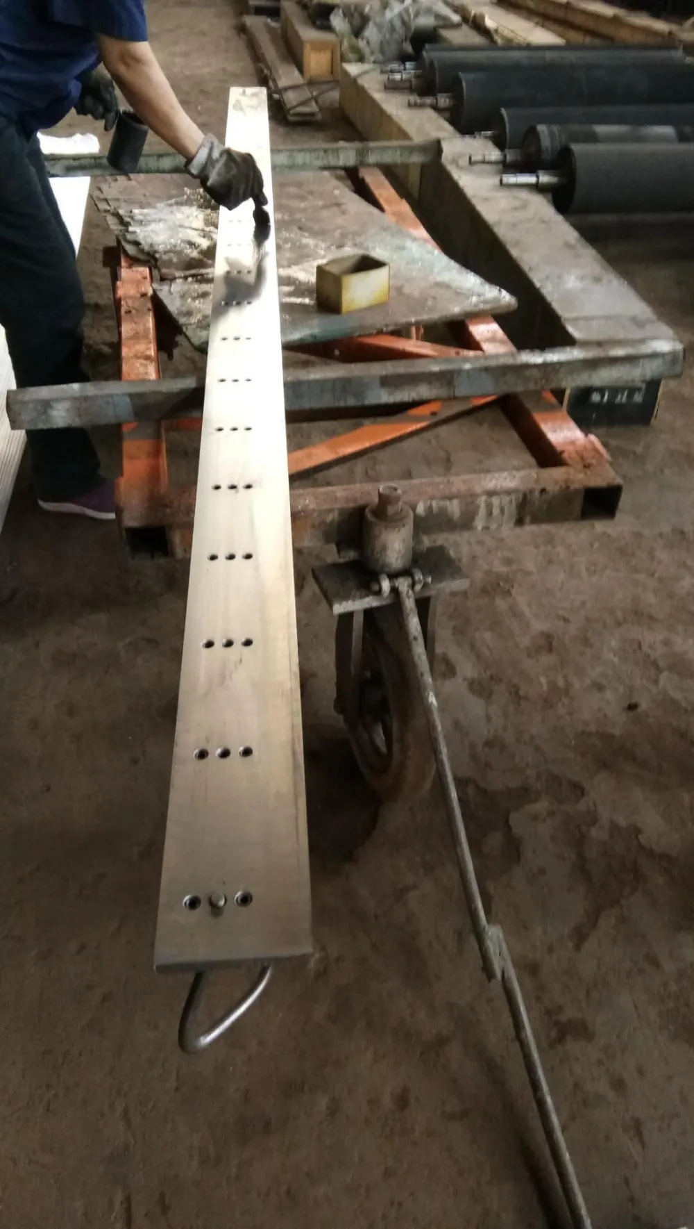 Automatic  Pneumatic Natural Veneer Guillotine Shearing Cutting Machine Wood Veneer Clipper