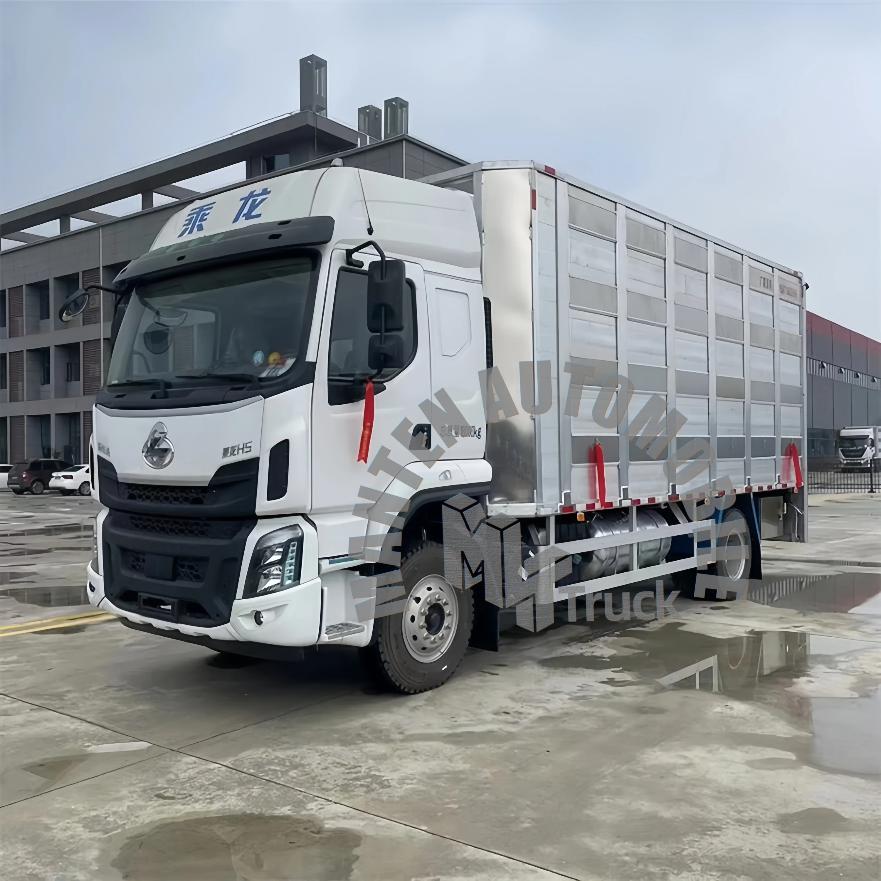 Dongfeng LHD RHD гусеничный прицеп с системой защиты от запаха 4*2 4x2 для продажи