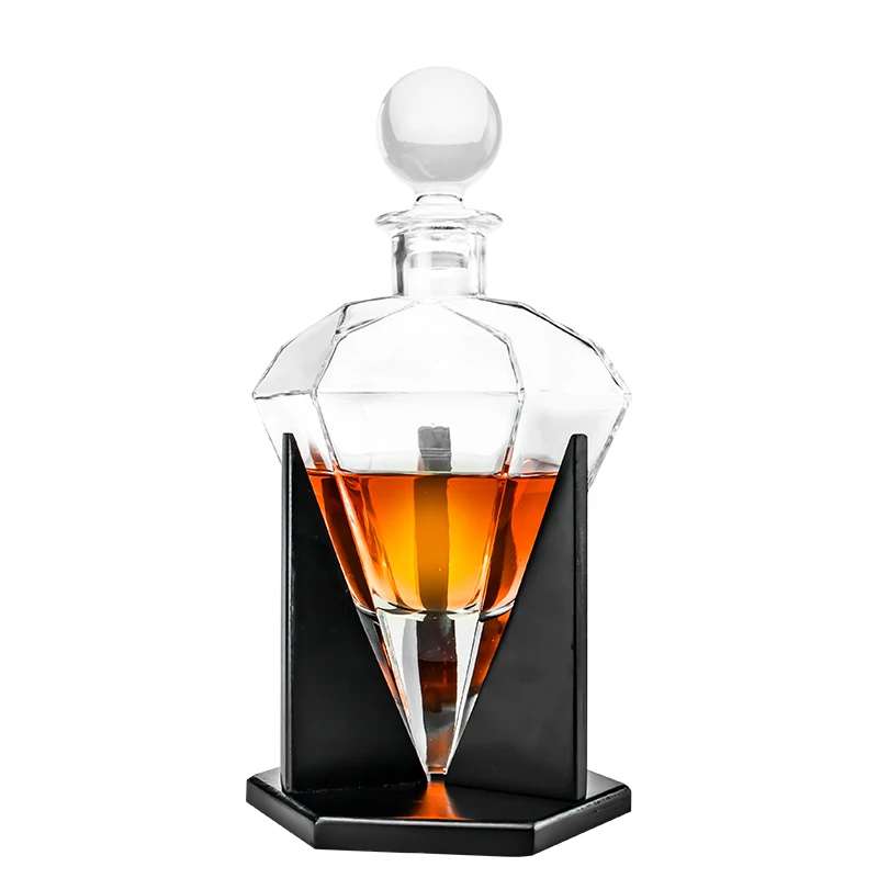 2023  Best Selling 800mL Crystal Glass Whisky Decanter Set with Gift Box Whiskey Diamond Decanter