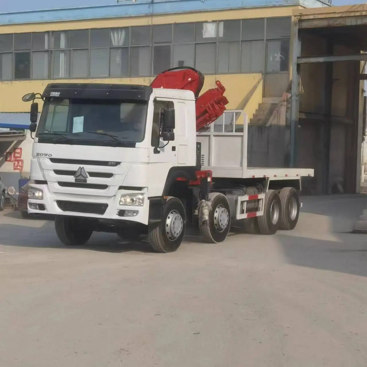 Used Howo Hydraulic Folding Boom Crane Mounted Dump Truck 12 wheel Dump Truck With Crane