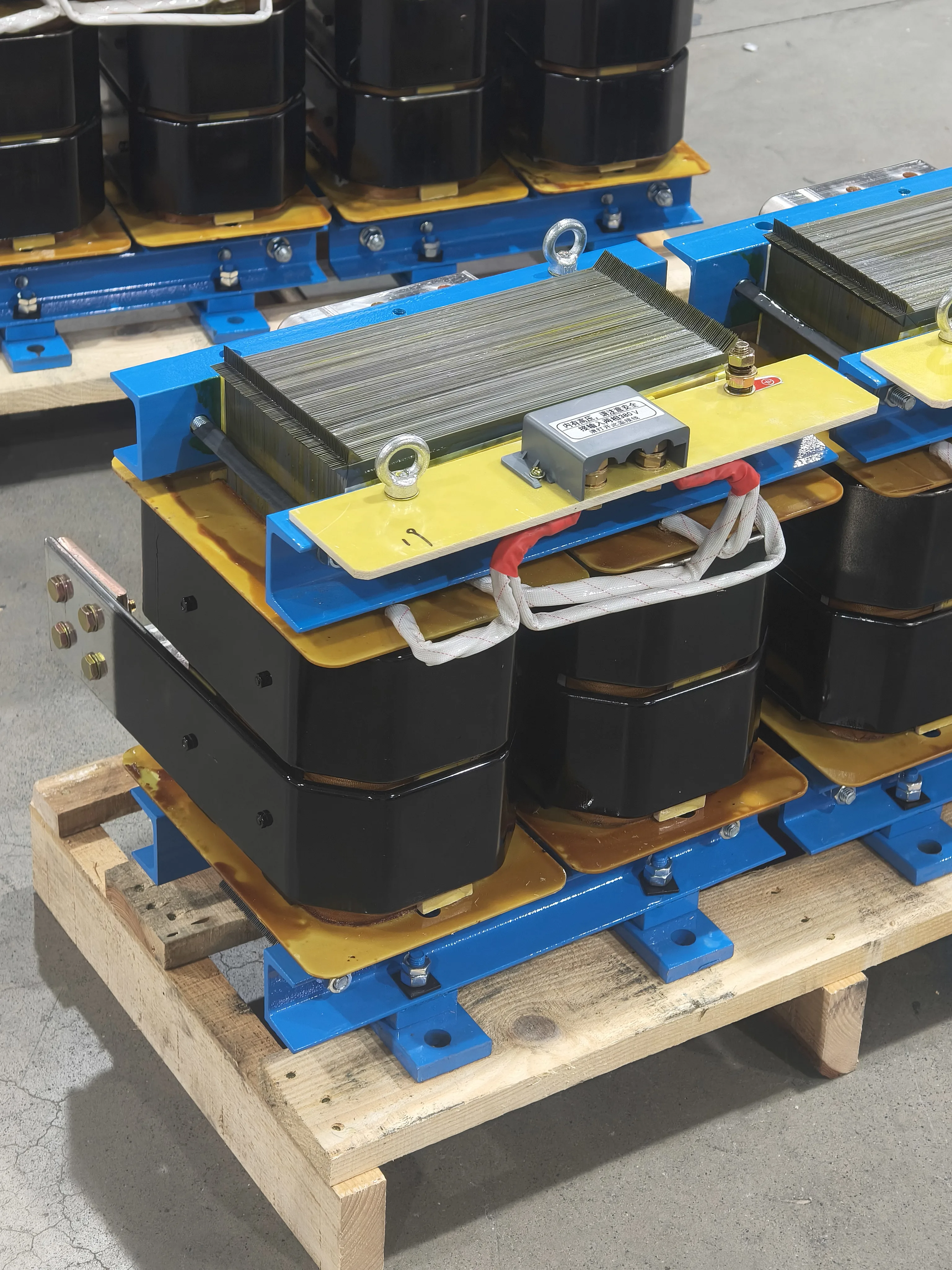 Electric furnace heating transformer DDG-40KW380V to 75V three-phase dry-type glass furnace current rising Scott transformer