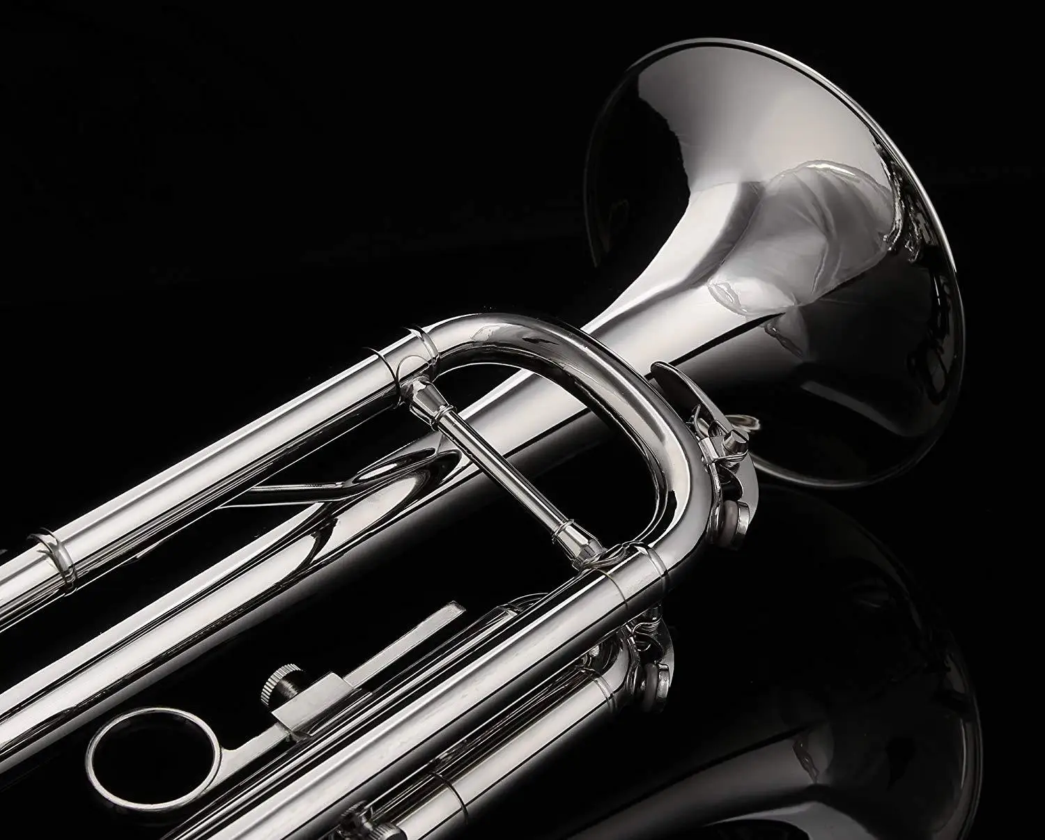 Professional Bb silver plated trumpet instrument with canvas case for beginner