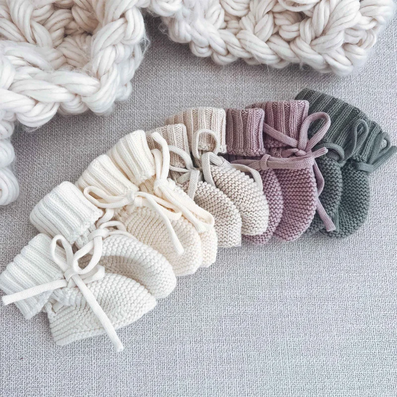 Hot Selling Custom Solid Colour Cotton Soft New Born Baby Boy Girl White Knit Booties Winter Socks Shoes Infant