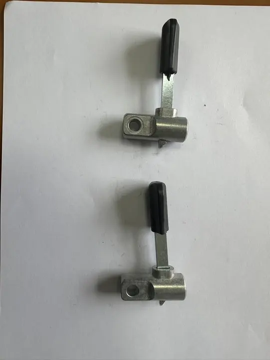 Factory sales seat dining table high quality hardware accessories zinc alloy gas spring connection butterfly buckle joint