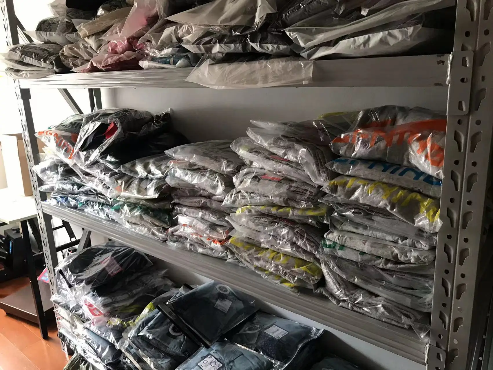 $1Big Discount High Quality Winter Women Used Apparel Elegant Second Hands Clothes Stock Lot Women Sweaters/Pullover/Cardigan