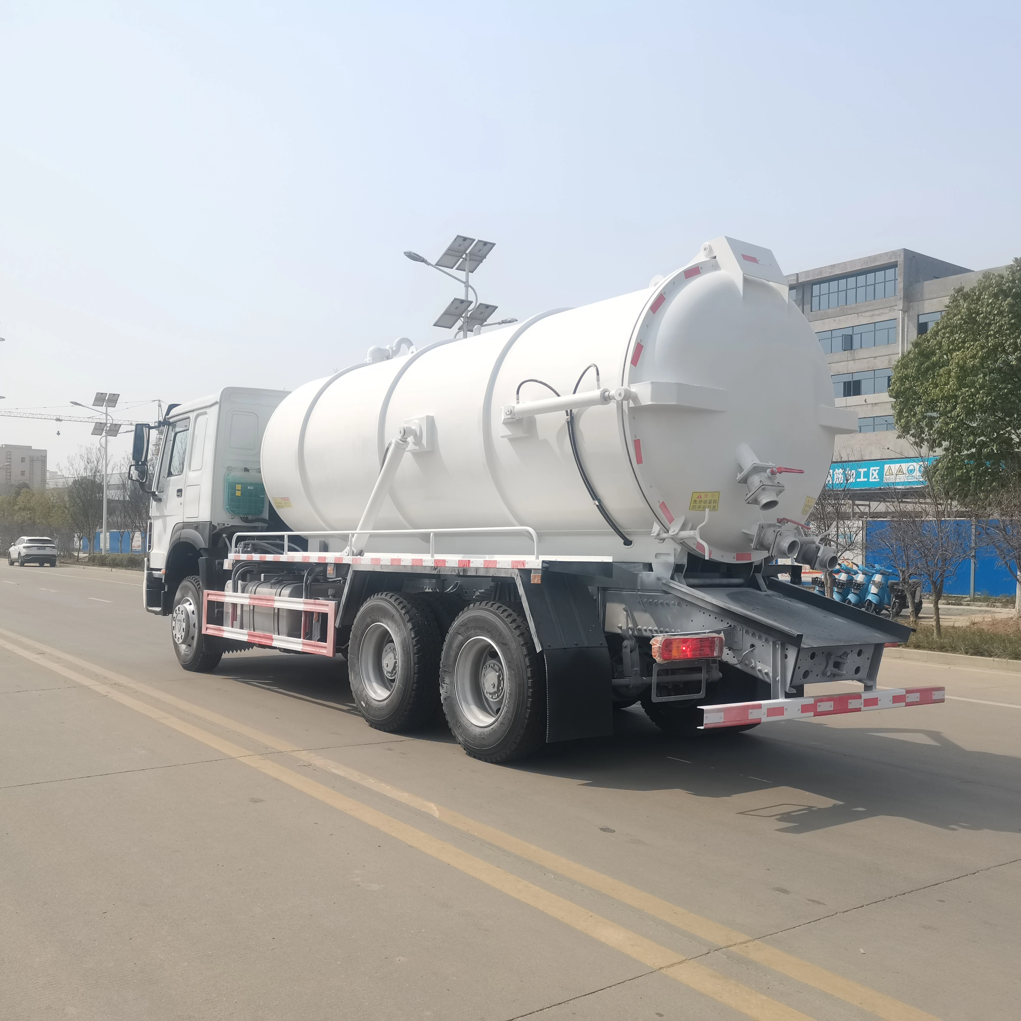 Sinotruk HOWO 6x4 вакуумный всасывающий грузовик