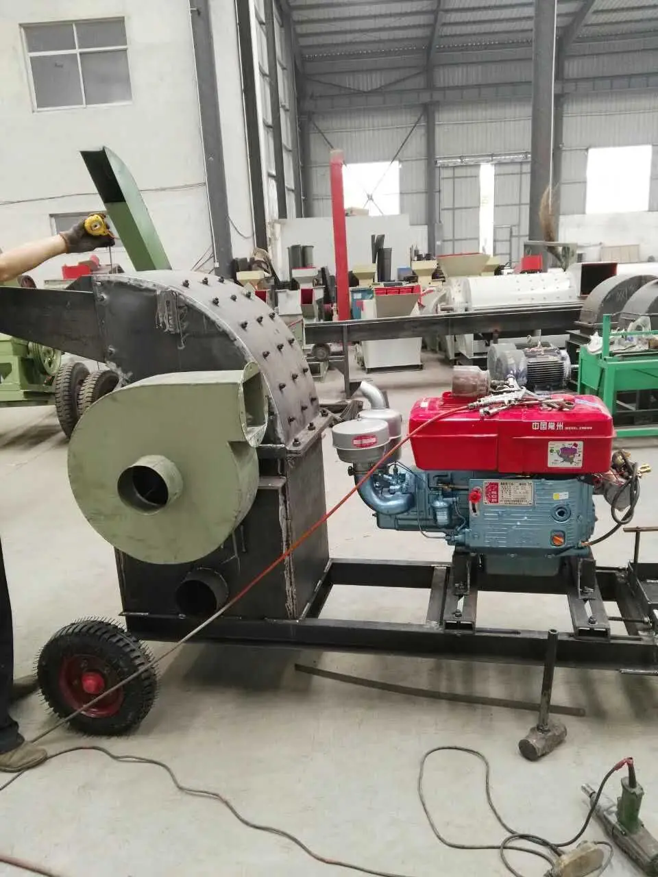 Good quality mini combined mushroom industrial wood sawdust making machine for producing sawdust