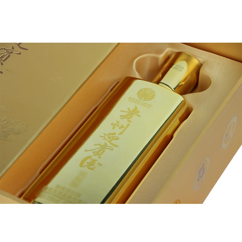 Golden bottle High Quality Best Selling Chinese White Liquor For Relatives And Friends Gathering