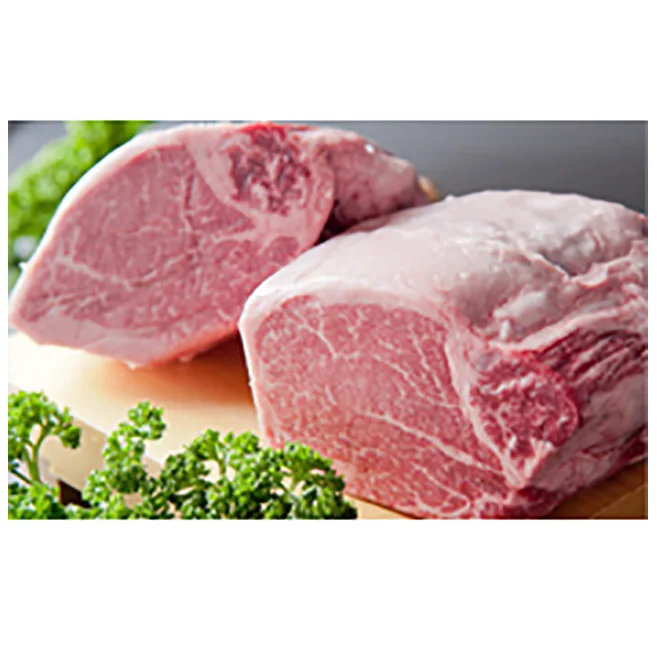 Ярко-красный цвет тонкая текстура мясо wagyu замороженная трава