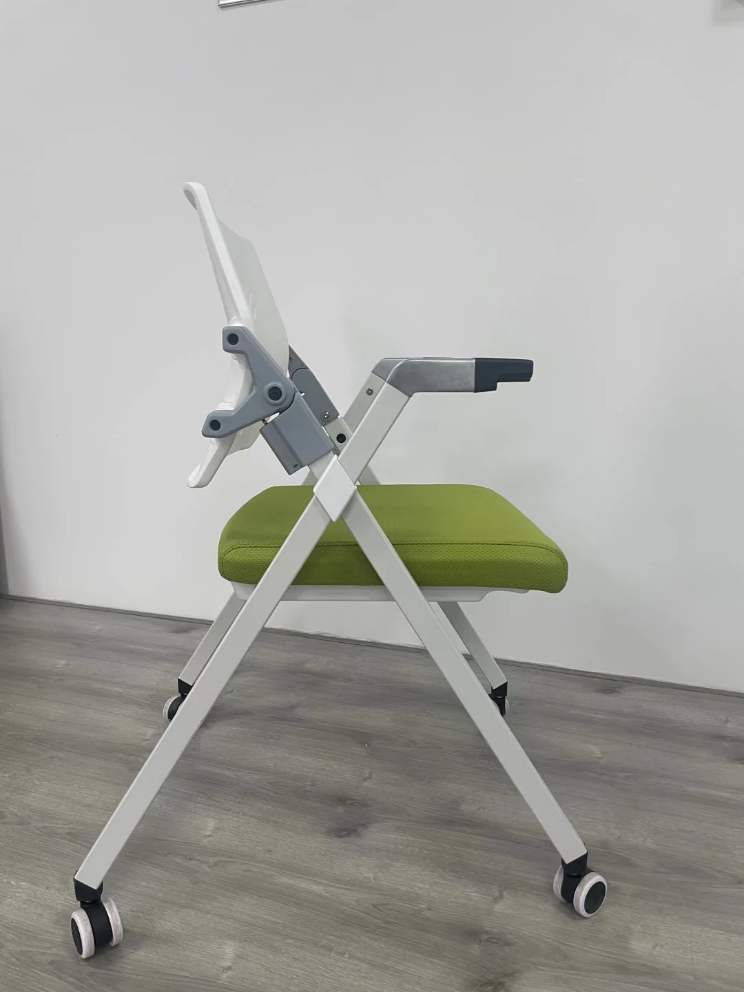 Plastic Stacking Chair with Steel Frame And Writing Board Durable School Furniture Office Mesh Chair