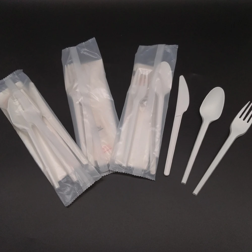 Wholesale eco friendly travel portable PLA flatware reusable organicr spoon fork knife and straw cutlery set