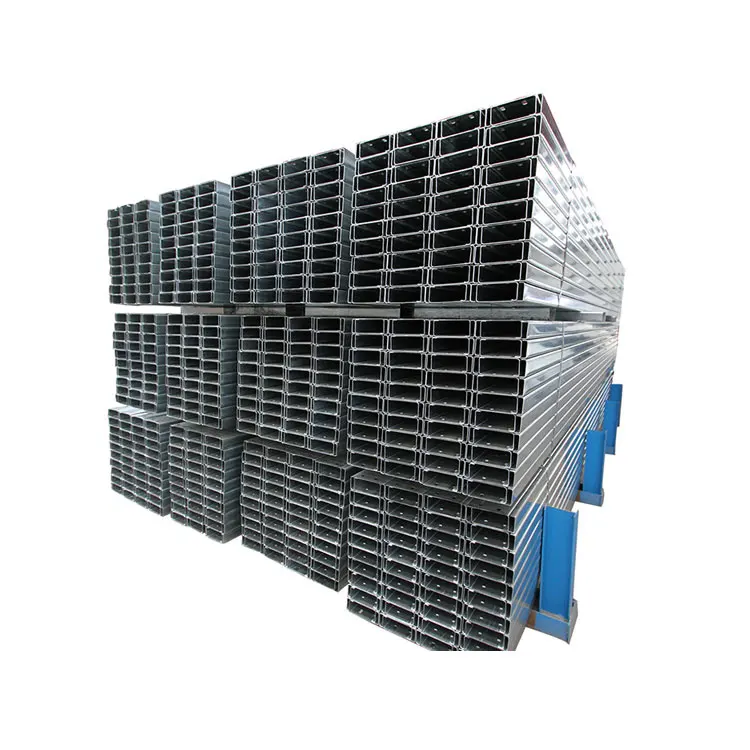 Горячий окунутый гальванизированный стальной c-канальный солнечный кронштейн с отверстиями