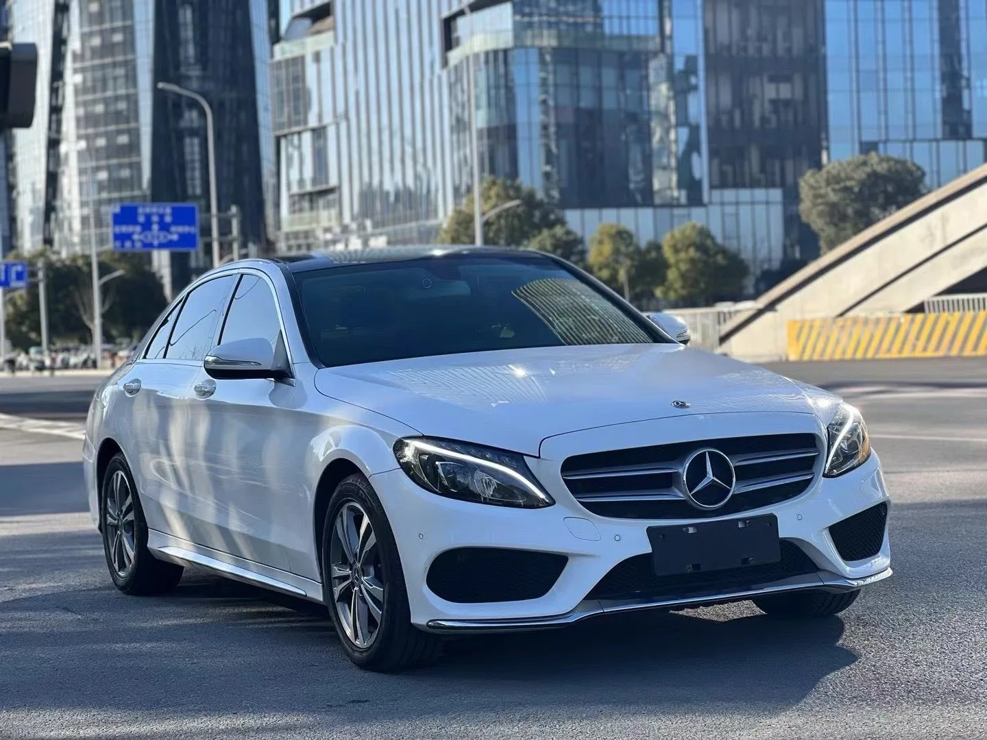 Wholesale Cheap Price Mercedes Benz 2018 C 200L 2.0T Second Hand White Used Cars mercedes-benz vehicle for sale