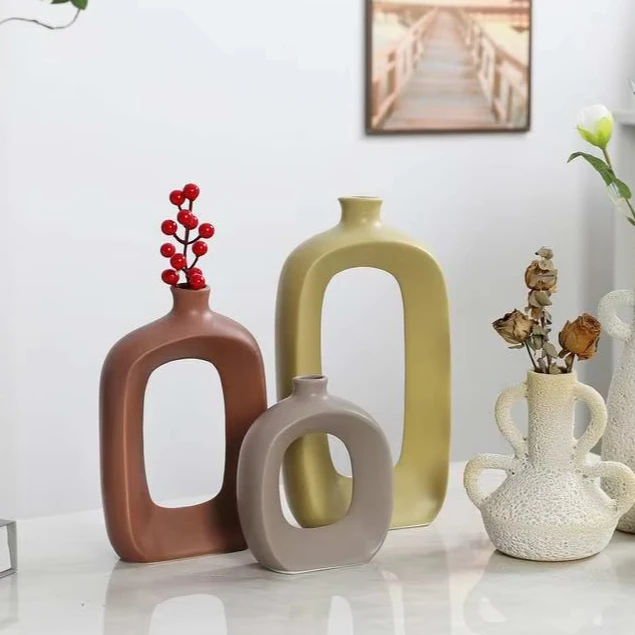 Creative New Arraival Modern Tabletop Vase From High Handcraft Matt Color Smoonth Surface Bring you the Bright and Happy Life