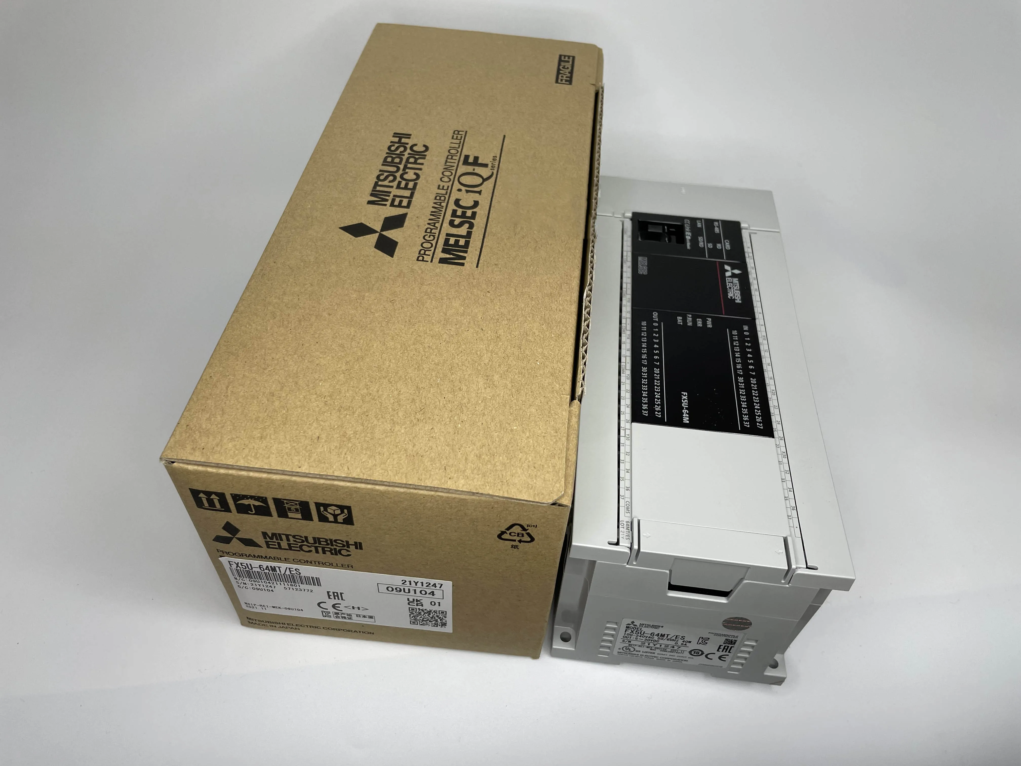 Absolute original brand new Mitsubishi plc controller programming FX5U-64MR/ES FX5U-64MT/ES FX5UC-64MT/D