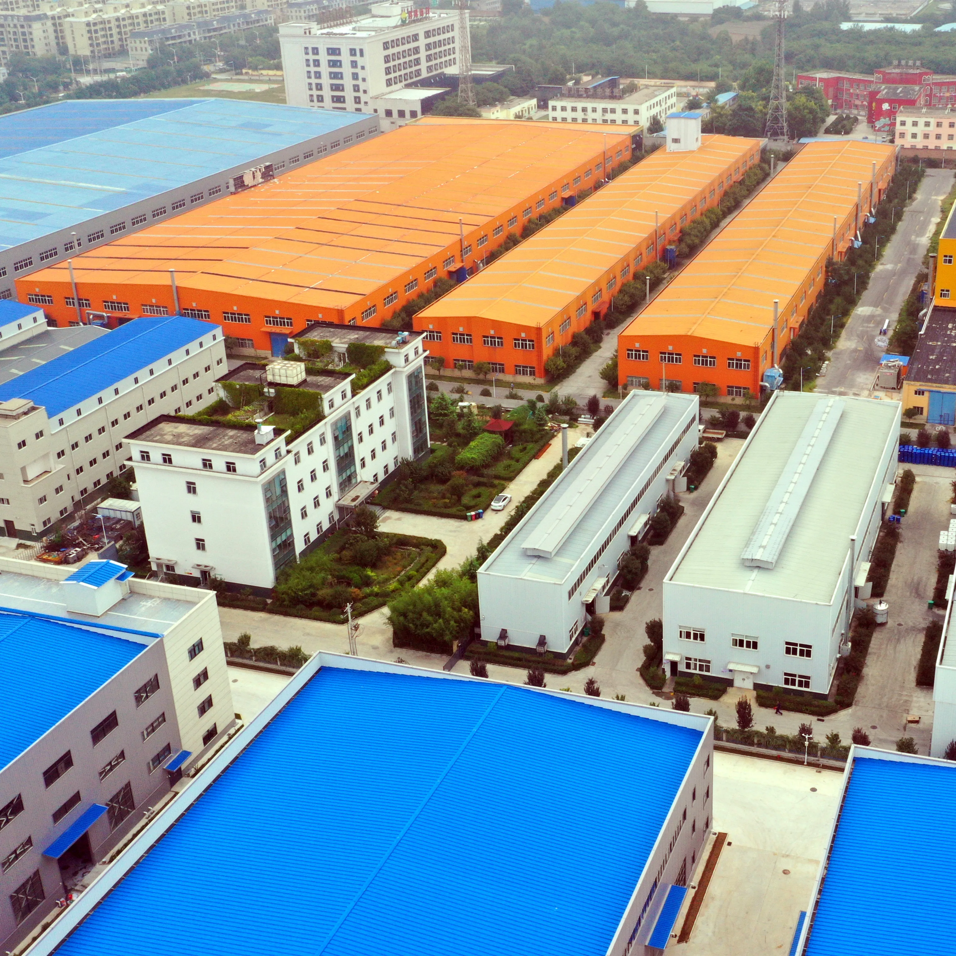 Petroleum solid corrosion inhibitor granules/antirusting agent are used for downhole pipe fittings/tubing corrosion protection