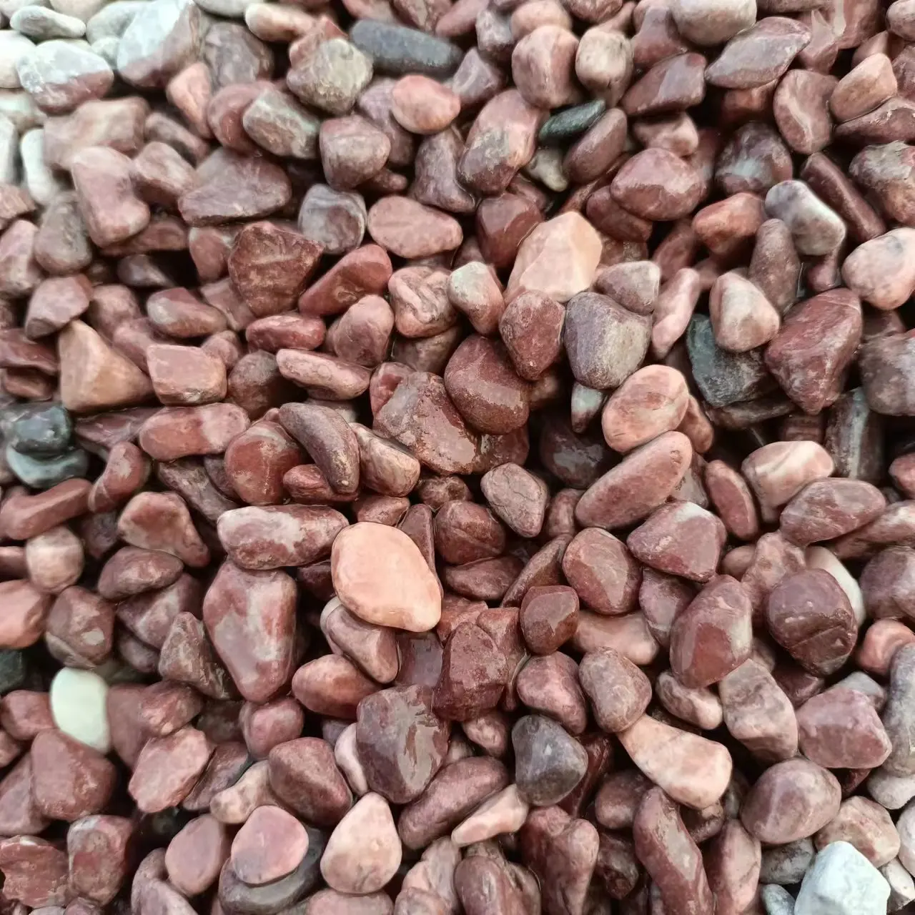 Chicken blood red Natural crushed Marble Pea Gravel special hard stone for terrazzo grit wash marble chips for flooring