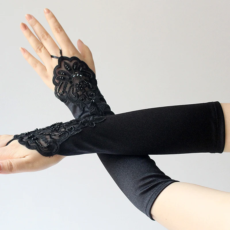 bridal lace glove.jpg